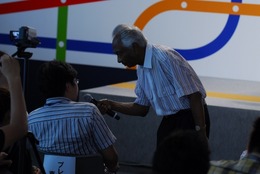 『ちょいトレ英会話』ステージはウィッキーさん旋風に-「HanbitStation2010」