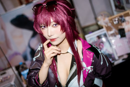 カフカ『崩壊:スターレイル』/Aoi(Instagram:aoi._.9z)