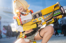 エレグ『勝利の女神：NIKKE』／Kadorin 仁美（Instagram：kadorin.hitomi）【タイ】