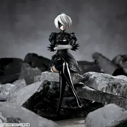 ちょこんと座る姿が美しい…!アニメ「ニーア」より、「2B」フィギュアがアミューズメント施設にて再登場