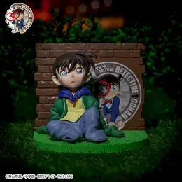 「名探偵コナン」30周年記念の小さくなった「江戸川コナン」フィギュアほか、注目のアイテム多数!“アポトキシン”クッションなどユニークな雑貨も