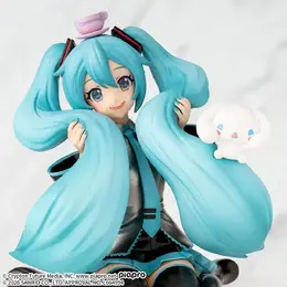 髪を持ち上げて…モフッ!「初音ミク×シナモロール‐もふっとVer.」フィギュアが可愛いープライズ向けに展開