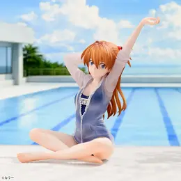 スク水姿が眩しい!「ヱヴァ」より「アスカ」プライズフィギュアが10月9日順次展開、座って伸びをするポーズで立体化