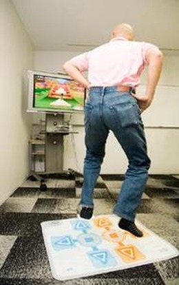 都竹茂樹・高知大医学部准教授がWii『ファミリートレーナー』を体験