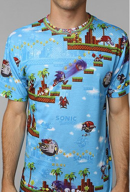 UrbanOutfitters : SONIC ALLOVER TEE