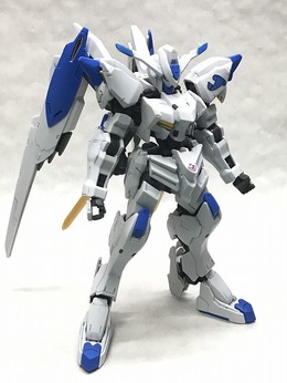 【日々気まぐレポ】第191回 ギャラルホルンの象徴「HG ガンダムバエル」を神々しく組み立ててみた