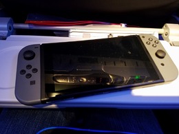 アメリカに行く飛行機内でも快適に「Nintendo Switch」は遊べるのか？元編集長が試してみた