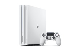 「PS4 Pro」のグレイシャー・ホワイトVerが登場、9月6日より数量限定で発売