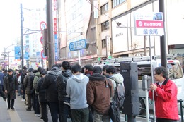 狩人たちの朝は早い。『モンハン:ワールド』発売直後の都内行列状況をレポート!