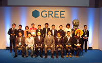 『バハムートブレイブ』が念願の総合大賞を獲得！「GREE Platform Award 2012」にて計17タイトルが表彰 画像