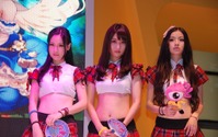 【China Joy 2013】上海で熱いゲームショウが開幕！ずらり並んだ美女軍団にサービス！サービス！ 画像