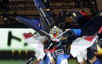 【TGS 2014】バンダイナムコのブースは豪華絢爛！ガンダムもゴジラも神龍もコスプレイヤーも！ 画像