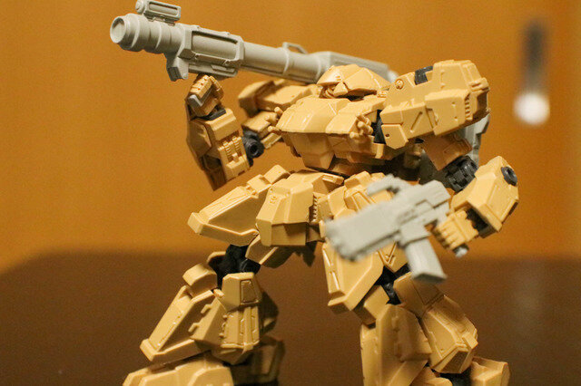 『フロントミッション』プラモデルレビュー!「ドレーグ」編―可動は狭くも素立ちでも格好良さが光る