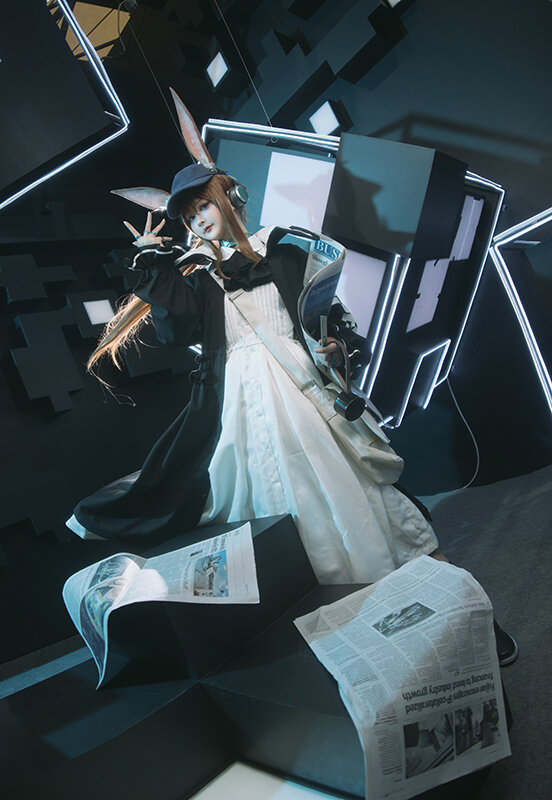 『アークナイツ』アーミヤ(コーデ「新聞配達員」)/撮影:KK-kkkk