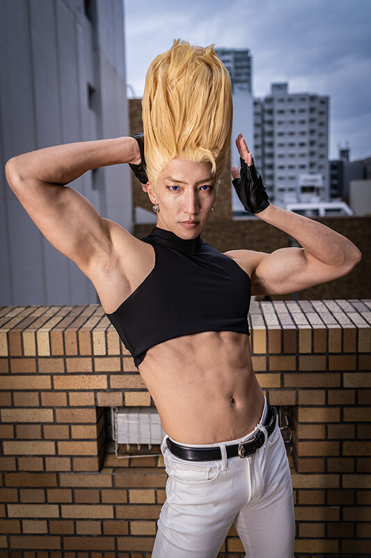 コスプレ】筋肉美が圧巻!『KOF』二階堂紅丸に扮する、注目レイヤー
