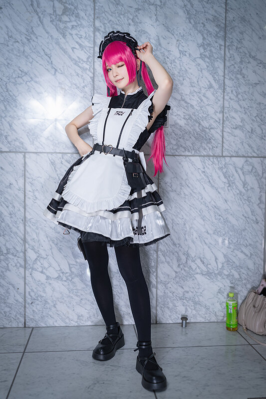 サイバーメイドが未来的な美しさを放つ! 注目レイヤー・やもはちこ