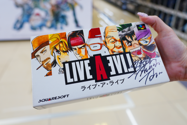 『ライブアライブ』愛に溢れたビックカメラ新宿東口店！プロデューサー時田貴司氏一日店長就任＆サイン会レポート