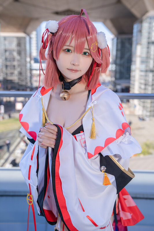 コスプレ】師走のコミケにエリート巫女アイドル降臨！！人気レイヤー