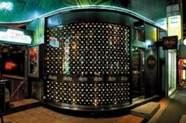 『ドラクエVI』発売記念！「ルイーダの酒場」をイメージしたオフィシャル・バーが東京・六本木にオープン！