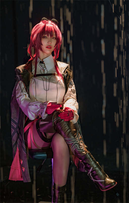 カフカ『崩壊:スターレイル』/洛洛子(X:@Rakukoooo)、撮影:Muze(X:@ImMuze)