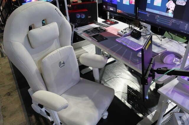 「Bauhutte」のデスク秘密基地化計画に迫る！ブースにもぐりこんだ筆者を待っていたのは楽園か、“ダメ”な世界か…【TGS2023】