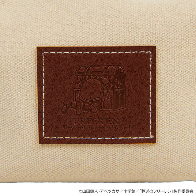 『葬送のフリーレン』よりサッチェルバッグが発売！フリーレンのトランクカバンをイメージしたオリジナルデザイン