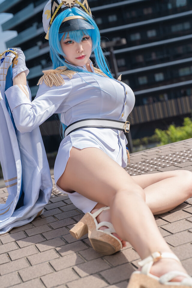 ヘルム『勝利の女神:NIKKE』／山中おくら（X：@ymnnkn_okura）