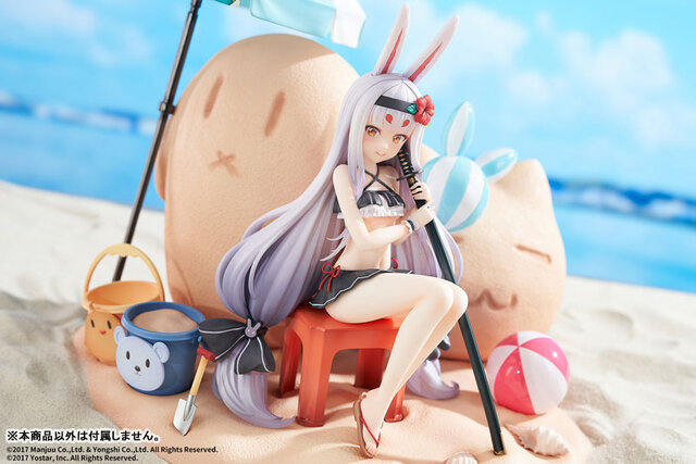 フリルの水着とおヘソが輝く…！『アズレン』島風が海でバカンスを楽しむフィギュア登場―イラスト忠実再現の台座が付くDX版も