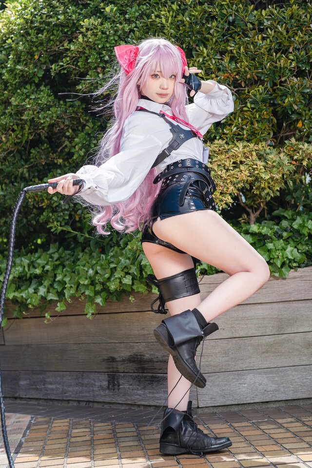 ユニ『勝利の女神：NIKKE』／柊蓮（X：@syuuren_）