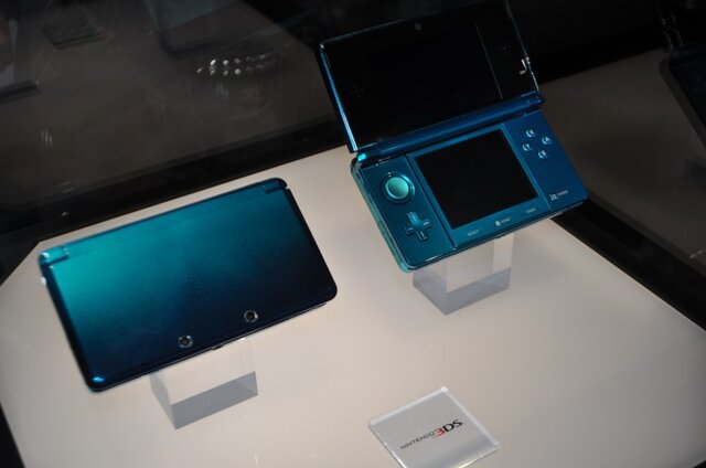 【E3 2010】ニンテンドー3DSは4カラーが展示