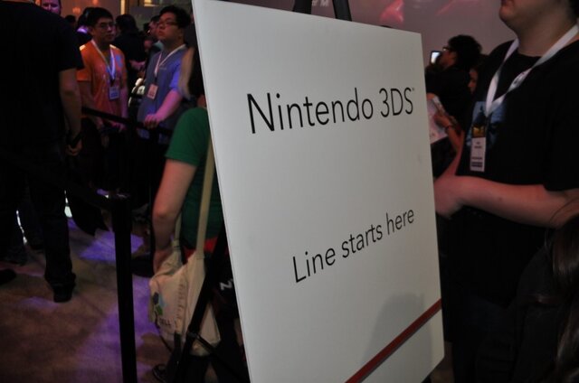 【E3 2010】ニンテンドー3DSは4カラーが展示