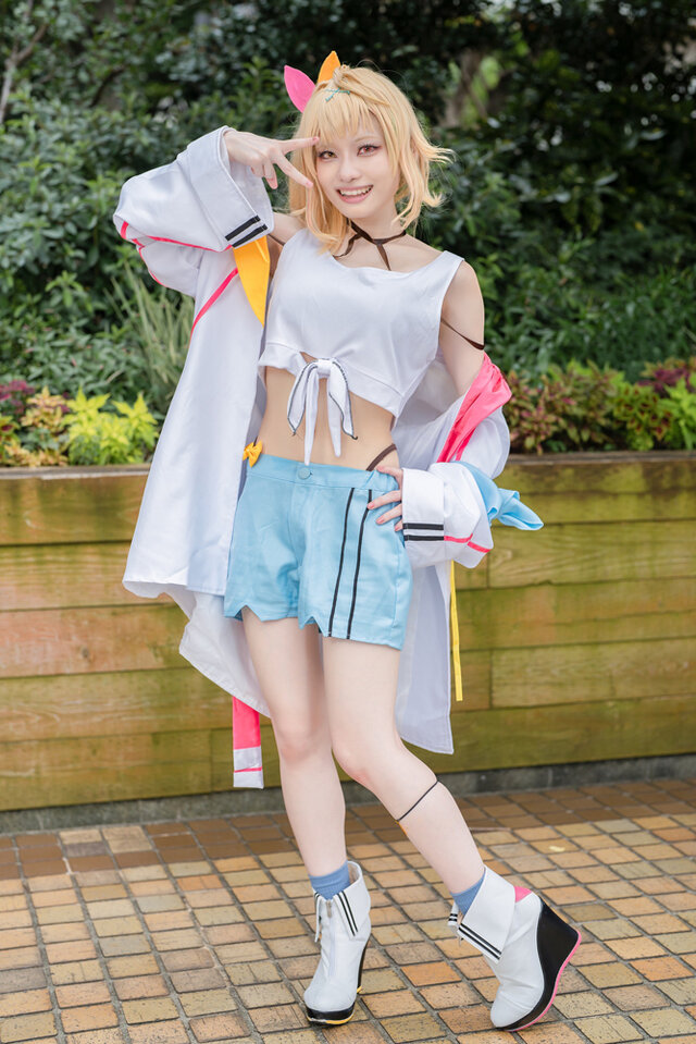 モデル/菜花きぃろ(@ki_ro_123)、撮影:tama(X:@tama_0811_)