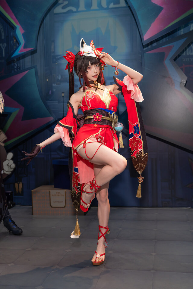 花火『崩壊：スターレイル』／綺太郎（X：@kitaro_cos）