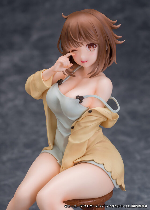座っても凄い太もも！ナイトウェア姿の「ライザ」1/7スケールフィギュアが予約受付中