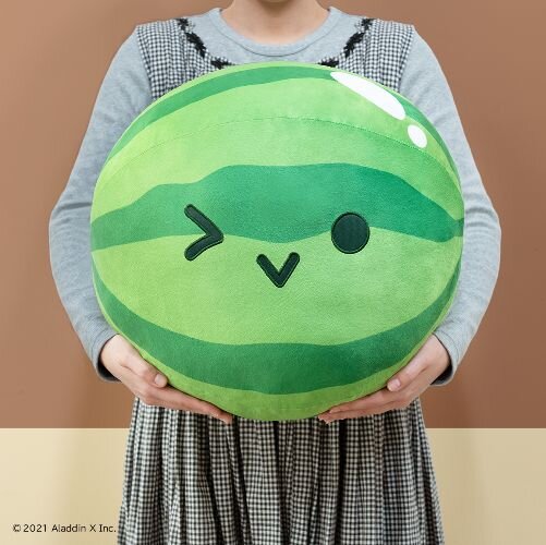 『スイカゲーム』タイトーくじ発売!A賞のスイカぬいぐるみは、抱えるほどの特大サイズ