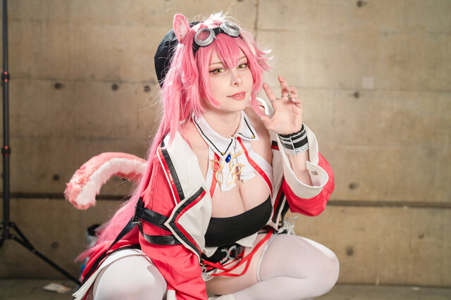 ラオーラ・パンテーラ／ユリコタイガー（X：@YURIKOTIGER）