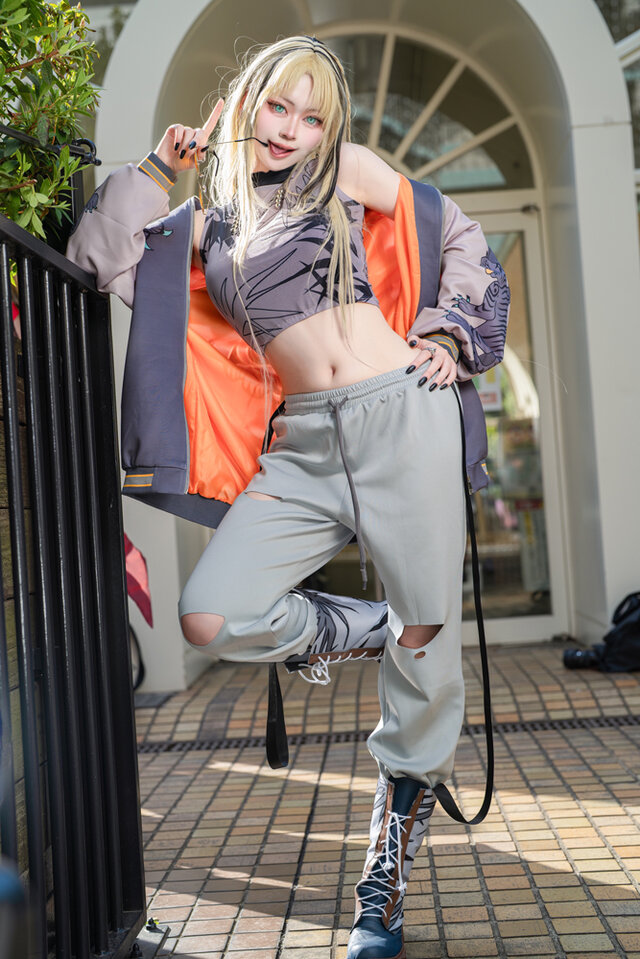 コスプレ】持ち前のスタイルを活かした「ニコたん」がめちゃイケてる