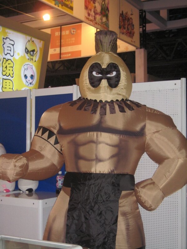 【TGS 2010】アイルーや御剣、ゾンビまで ― TGS会場にいる色々なキャラクターたち