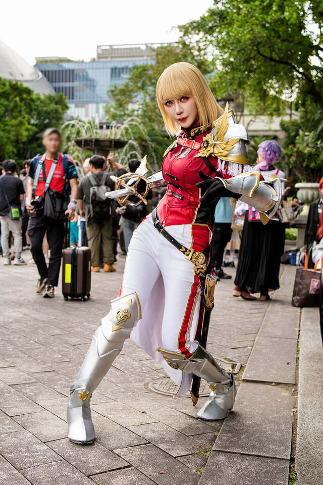 向坂雫「俺だけレベルアップな件」／玄子（X：@Genkocosplay、Instagram：genko_cosplay）