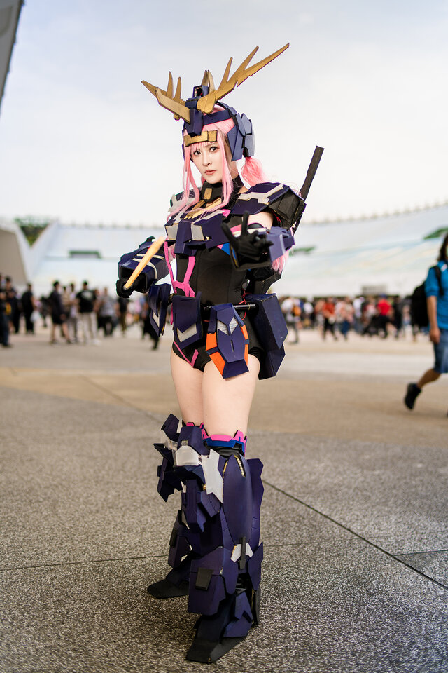 ユニコーンガンダム2号機　バンシィ（擬人化）／喬米 Qiaomiplaying（ Instagram：qiaomi0831）