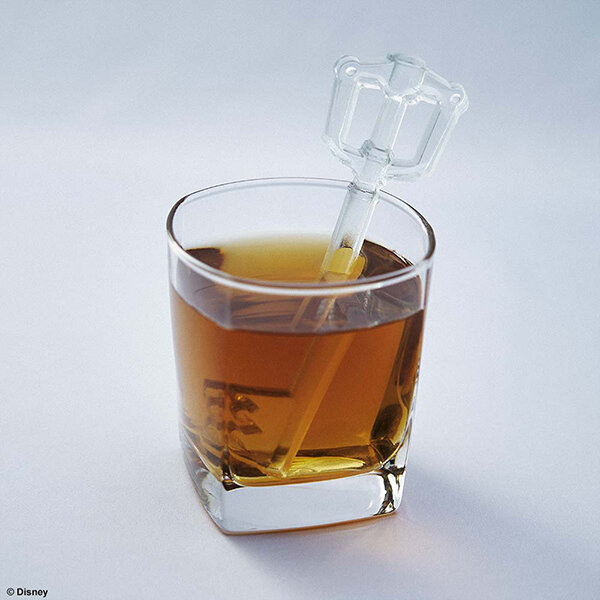 『FFVII リメイク』バスターソード型時計や『キングダム ハーツ』キーブレードライトも！日常生活で使えるユニークなデザインのグッズ再受注分が発売間近