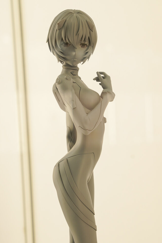 綾波レイ、アスカの大型造形物も！「エヴァワンフェス」珠玉の作品が大集結、放送30周年を記念した特別コラボ企画の様子をお届け【WF2025夏】