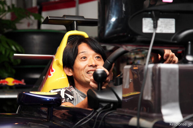 F1 2010完成披露会 29日におこなわれた発表会には豪華ゲストが駆けつけた