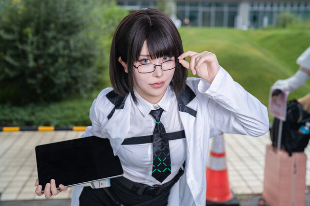 マナ『勝利の女神:NIKKE』／山中おくら（X：@ymnnkn_okura）