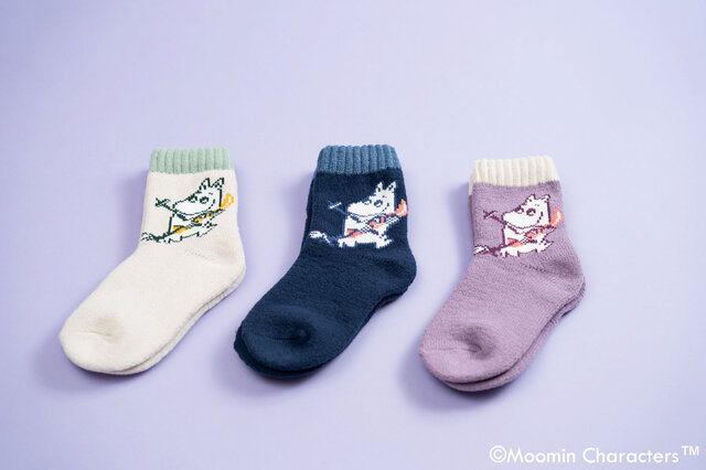 冬を楽しむ「ムーミン」たちにほっこり！アームグローブやひざ掛けなど季節感ある新グッズ「スノーウィーウェイホーム」が順次発売