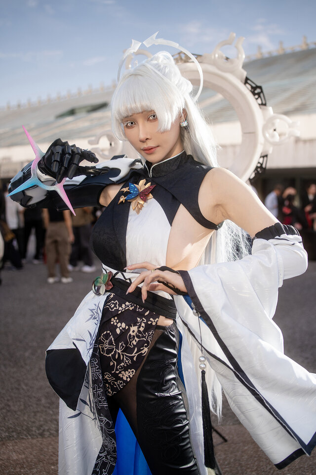 ナユタ『勝利の女神:NIKKE』／餓小璇miu（Instagram：miu.cosplayer、X：@smilecutty）【台湾】