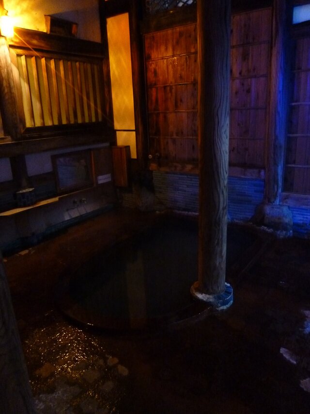 臨仙閣には秘湯と呼ばれる温泉もあります（画像は女湯）