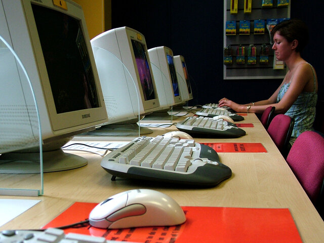 アジアのゲーム市場はインターネットカフェが依然重要 