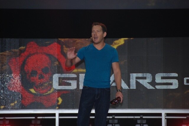 「GoW3」のデモプレイをするクリフ・ブレジンスキー氏