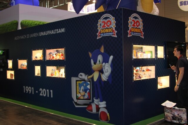 【gamescom 2011】20周年ソニック一色のセガブース、過去のグッズも展示